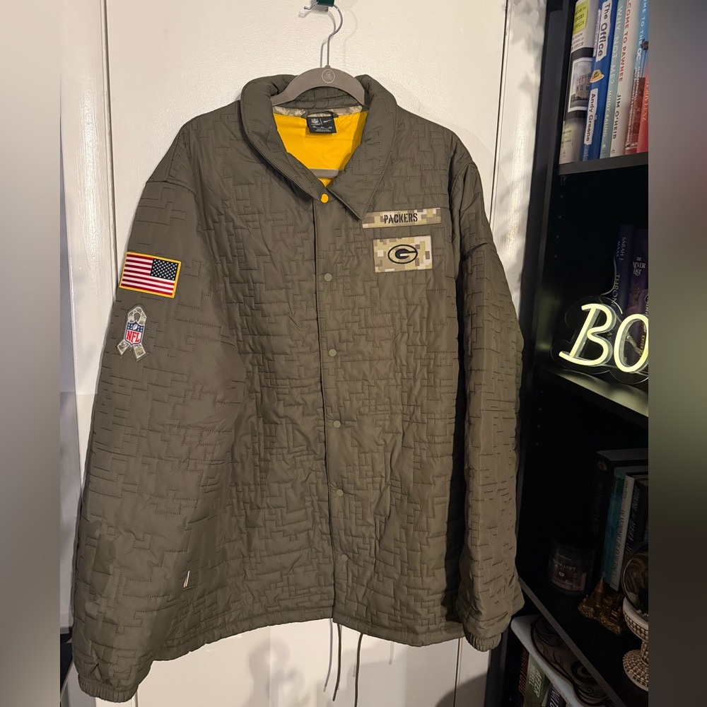 Green Bay Packers MEN'S NIKE 2021 SALUTE TO SERVICE (STS) MEDIUMWEIGHT JACKET